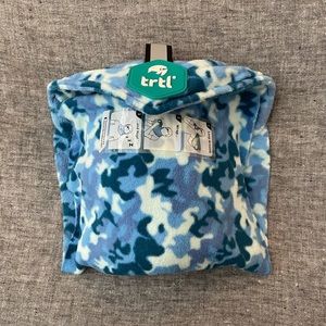 TRTL Junior Travel Pillow - Sea Camo in soft polyester fleece.